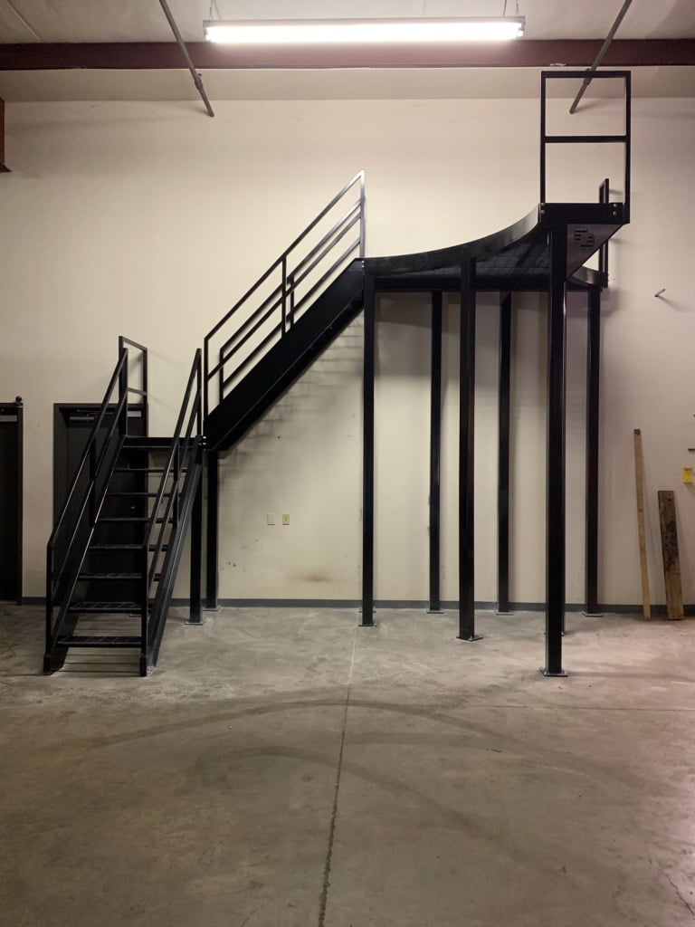 Maint platform built by piccola mfg in kentucky | custom fabrication company | custom steel